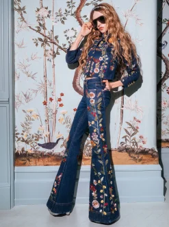 Alice and Olivia BEAUTIFUL EMBROIDERED JEAN