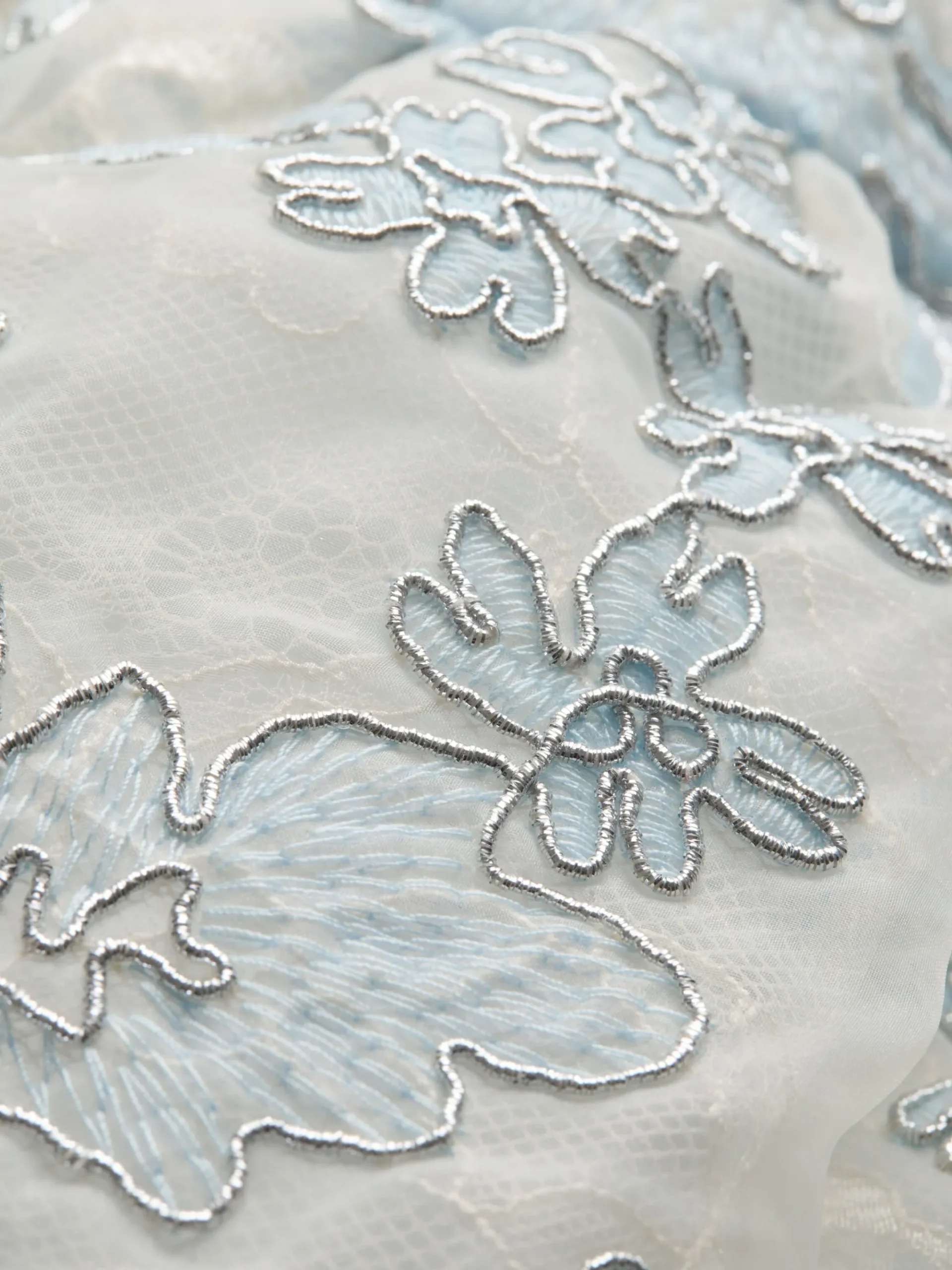 Alice and Olivia CHARLOTTE LACE MIDI DRESS