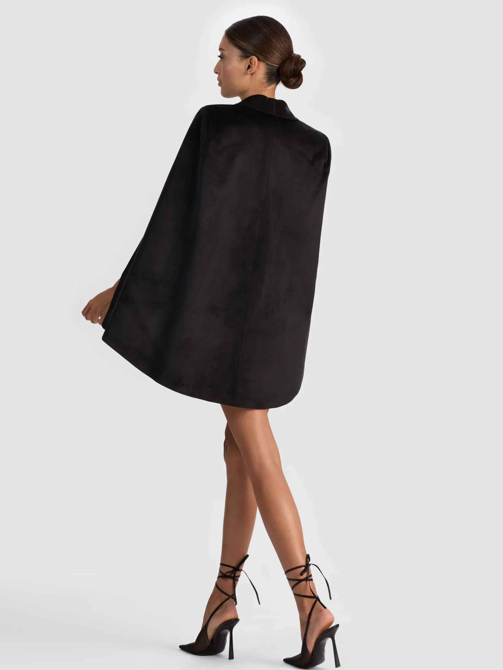Alice and Olivia ESTHER VELVET CAPE BLAZER
