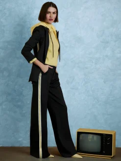 Alice and Olivia JORDAN BLAZER WITH REMOVABLE HOODIE