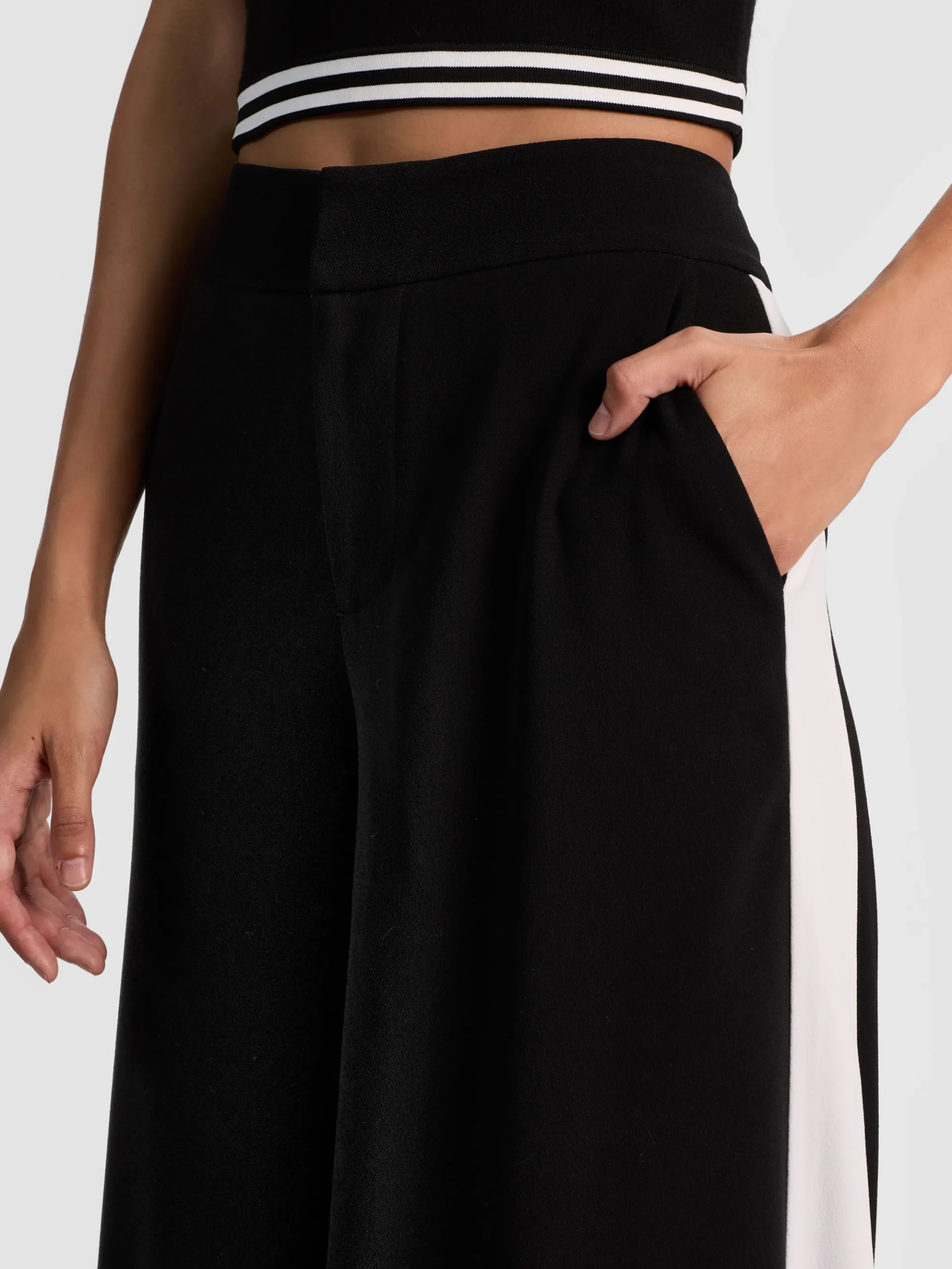 Alice and Olivia NESSI TROUSER WITH SIDE STRIPE