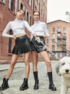 Alice and Olivia REAGAN VEGAN SHORT